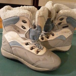 Waterproof snow boots